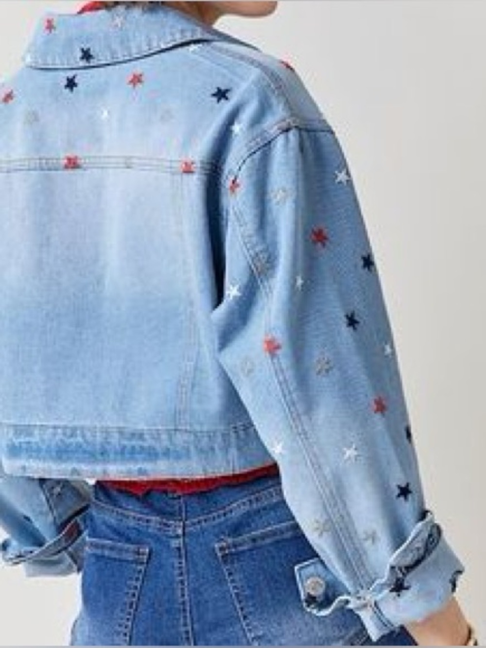 Harper Heritage by Francesca’s Light Blue Star-Embroidered Cropped Denim Jacket